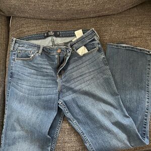 Hollister Women's Straight Leg Jeans - Medium Blue Wash